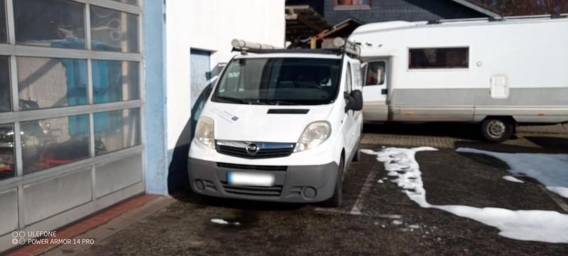 Gebraucht Opel Vivaro 90 PS (66 kW) 2009 Weiß Van / Kleinbus