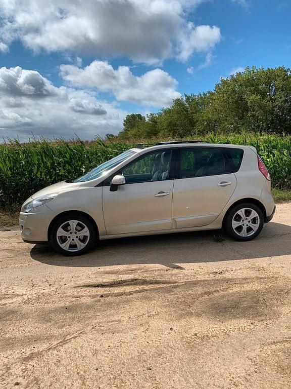Gebraucht Renault Scénic III Dynamique 110 PS (80 kW) 2011 Beige Van / Kleinbus