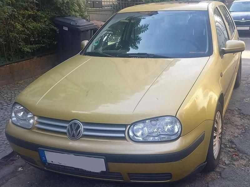 Gelb Gebraucht 1999 VW Golf IV Kleinwagen | 800 € (Fairer Preis) - Bild 1/3