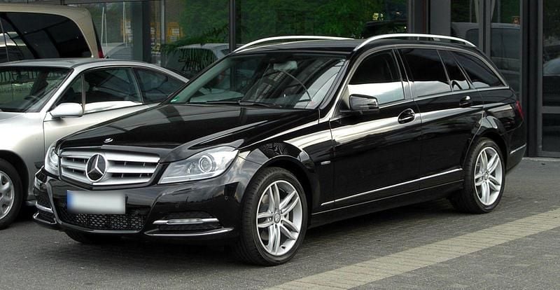 Gebraucht Mercedes C180 156 PS (114 kW) 2011 Schwarz Kombi