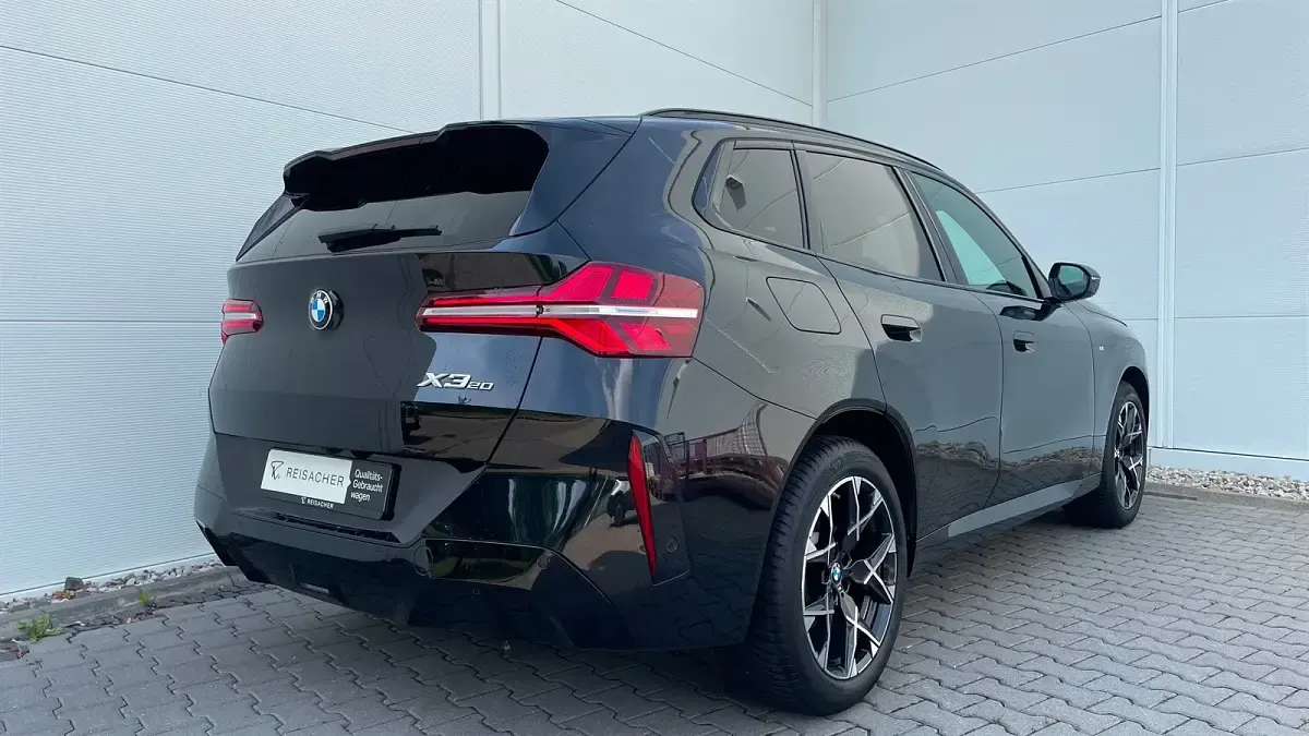 Gebraucht BMW X3 Comfort Edition 190 PS (139 kW) 2024 Saphirschwarz metallic SUV