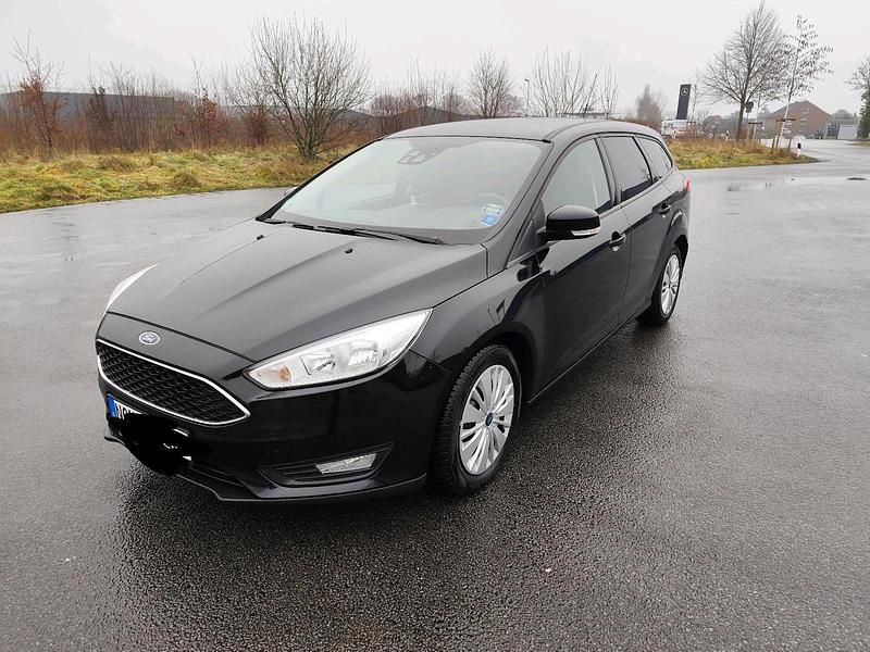 Gebraucht Ford Focus 95 PS (69 kW) 2017 Schwarz Kombi