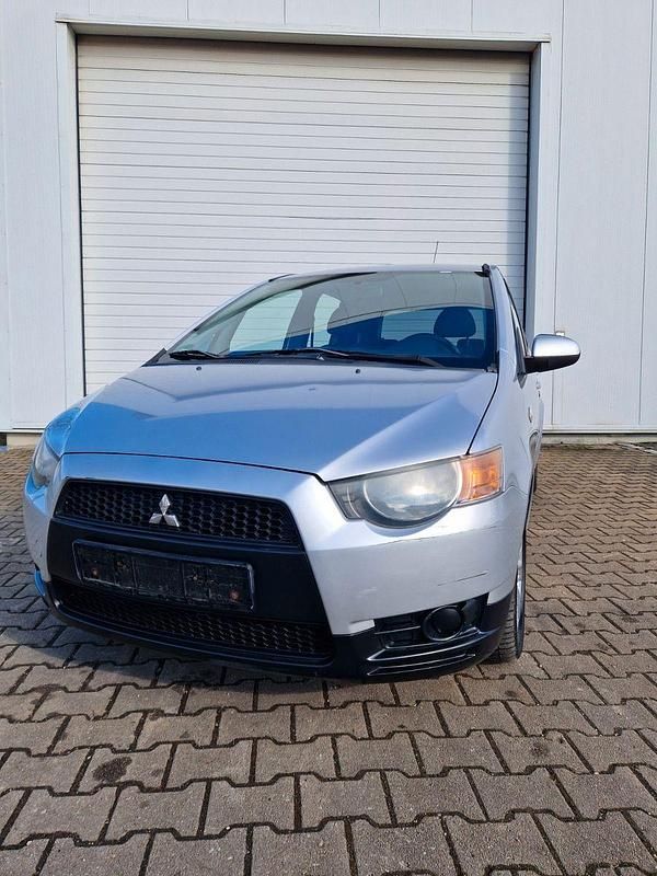 Gebraucht Mitsubishi Colt Invite 95 PS (69 kW) 2009 Silber Kleinwagen