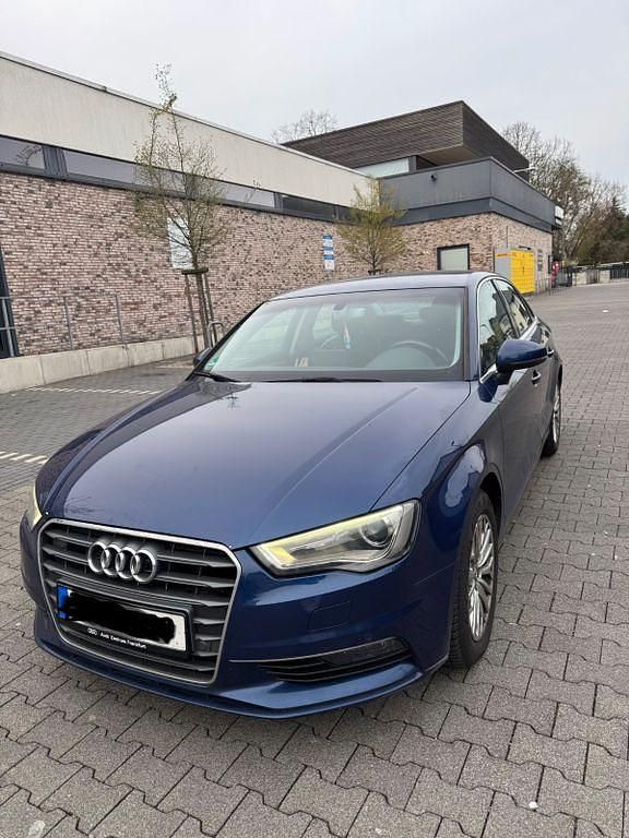 Gebraucht Audi A3 110 PS (80 kW) 2015 Blau Limousine