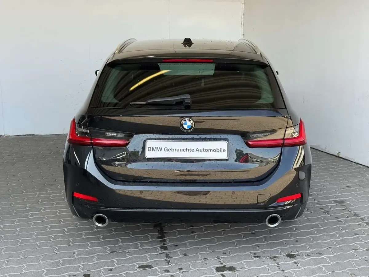 Gebraucht BMW 320 190 PS (139 kW) 2023 Schwarz Limousine