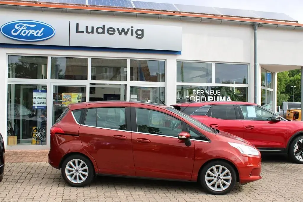 Gebraucht Ford B-MAX Titanium 125 PS (91 kW) 2016 Rot Van / Kleinbus
