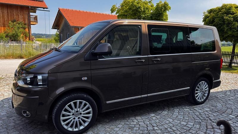 Braun Gebraucht 2011 VW T5 Highline Van | 16.900 € (Superpreis) - Bild 1/4