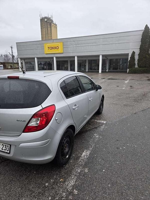 Gebraucht Opel Corsa Innovation 69 PS (50 kW) 2010 Kleinwagen