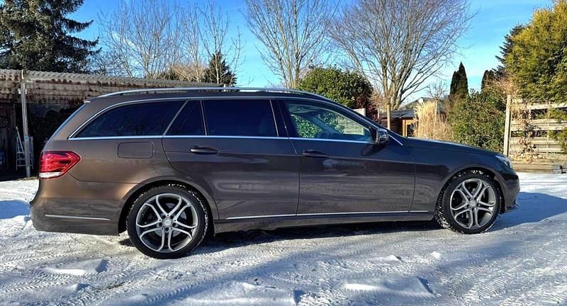 Gebraucht Mercedes E220 194 PS (142 kW) 2017 Braun Kombi