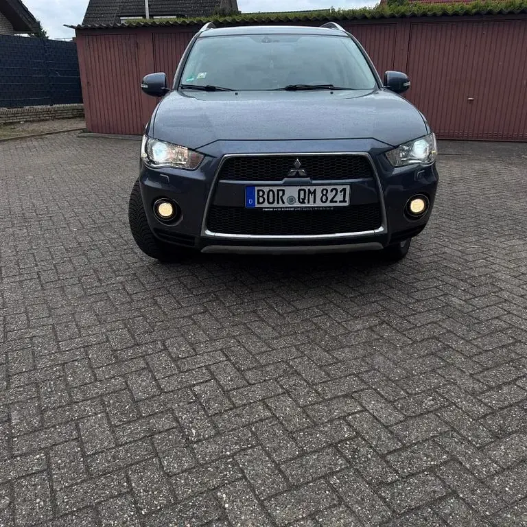 Gebraucht Mitsubishi Outlander Intense 156 PS (114 kW) 2010 Grau SUV