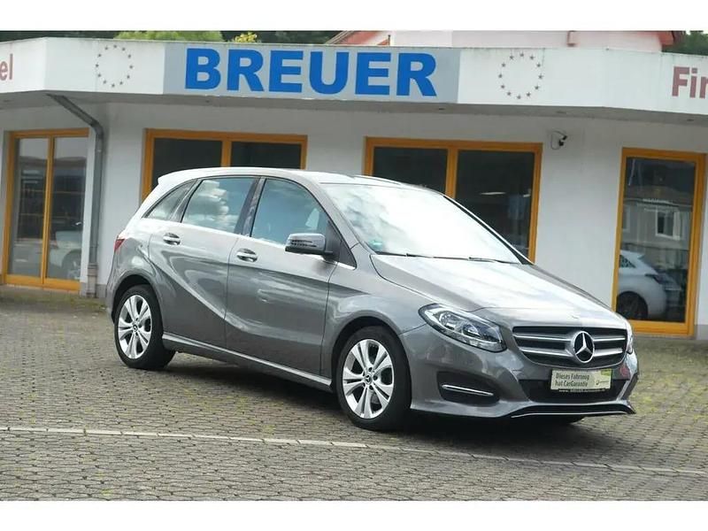 Gebraucht Mercedes B180 122 PS (89 kW) 2018 Mountain (grau) Van / Kleinbus