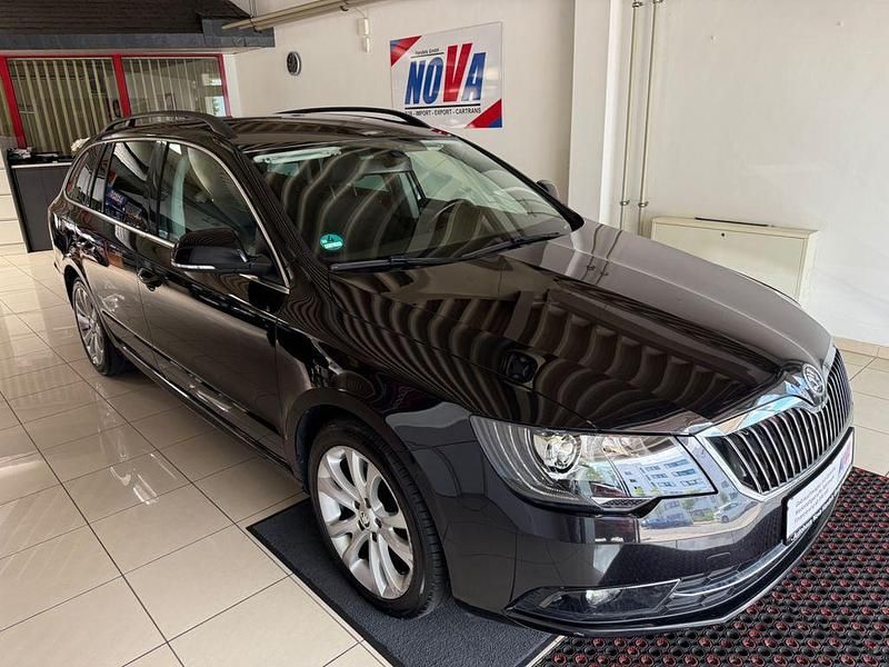 Gebraucht Skoda Superb 140 PS (102 kW) 2015 Schwarz Limousine