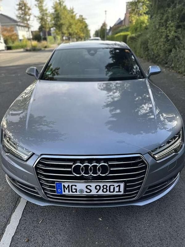 Grau Gebraucht 2018 Audi A7 Kleinwagen | 23.500 € (Superpreis) - Bild 1/4