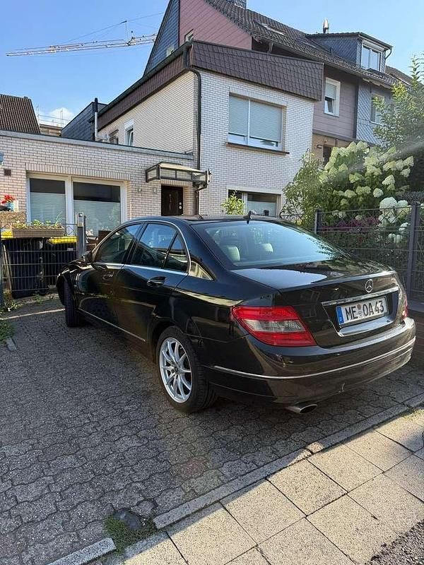 Gebraucht 2010 Mercedes C200 Limousine | 9.000 € (Etwas zu teuer) - Bild 1/4