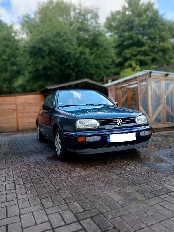 Blau Gebraucht 1997 VW Golf III Kleinwagen | 1.900 € (Fairer Preis) - Bild 1/4