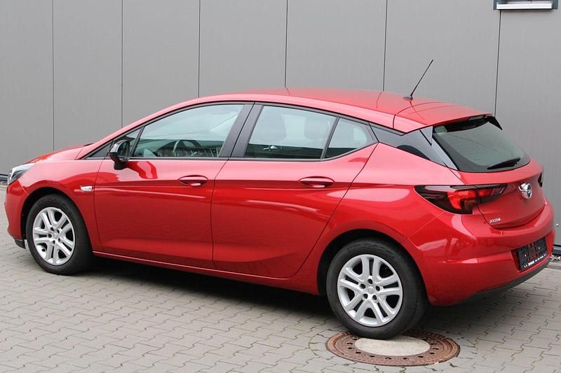 Gebraucht Opel Astra Edition 110 PS (80 kW) 2021 Rot Limousine