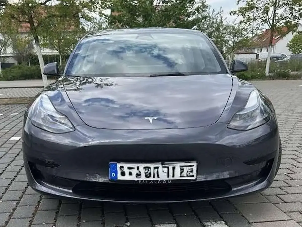 Usado Tesla Model 3 Standard Range Plus 225 kW (306 CV) 2022 Gris Berlina