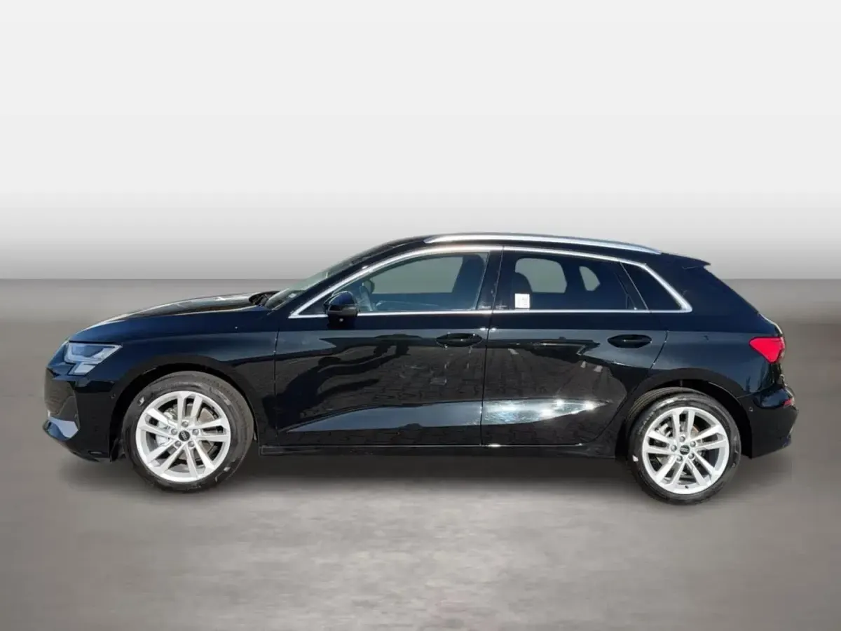 Gebraucht Audi A3 Advanced 116 PS (85 kW) 2025 Schwarz Limousine