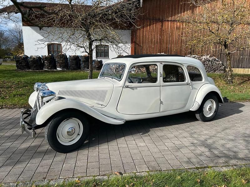 Weiß Gebraucht 1953 Citroën Traction Avant Kombi | 25.000 € - Bild 1/4