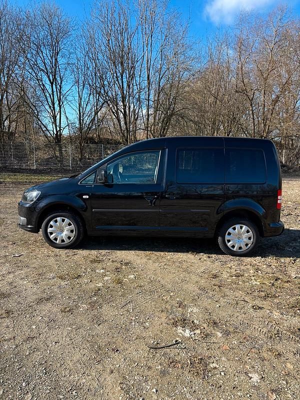 Gebraucht VW Caddy 102 PS (75 kW) 2012 Schwarz Van / Kleinbus