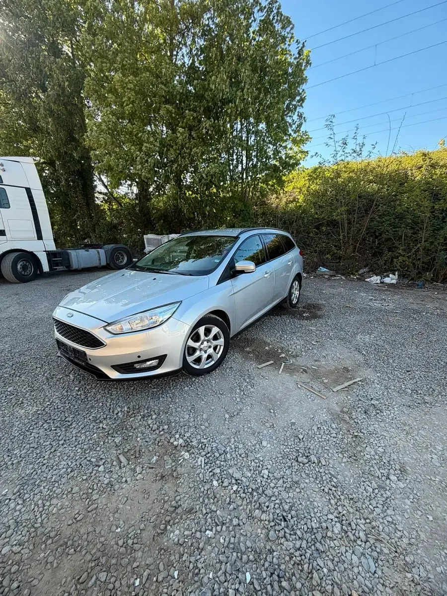 Gebraucht Ford Focus 125 PS (91 kW) 2015 Silber Kombi
