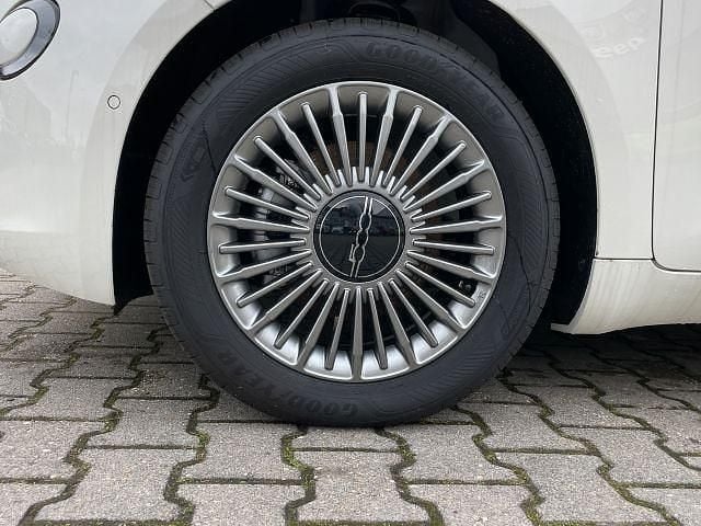 Gebraucht Fiat 500e 86 kW (118 PS) 2024 Weiß Limousine