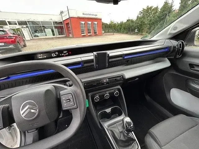 Gebraucht Citroën C3 Start 101 PS (74 kW) 2025 Elixirrot metallic SUV
