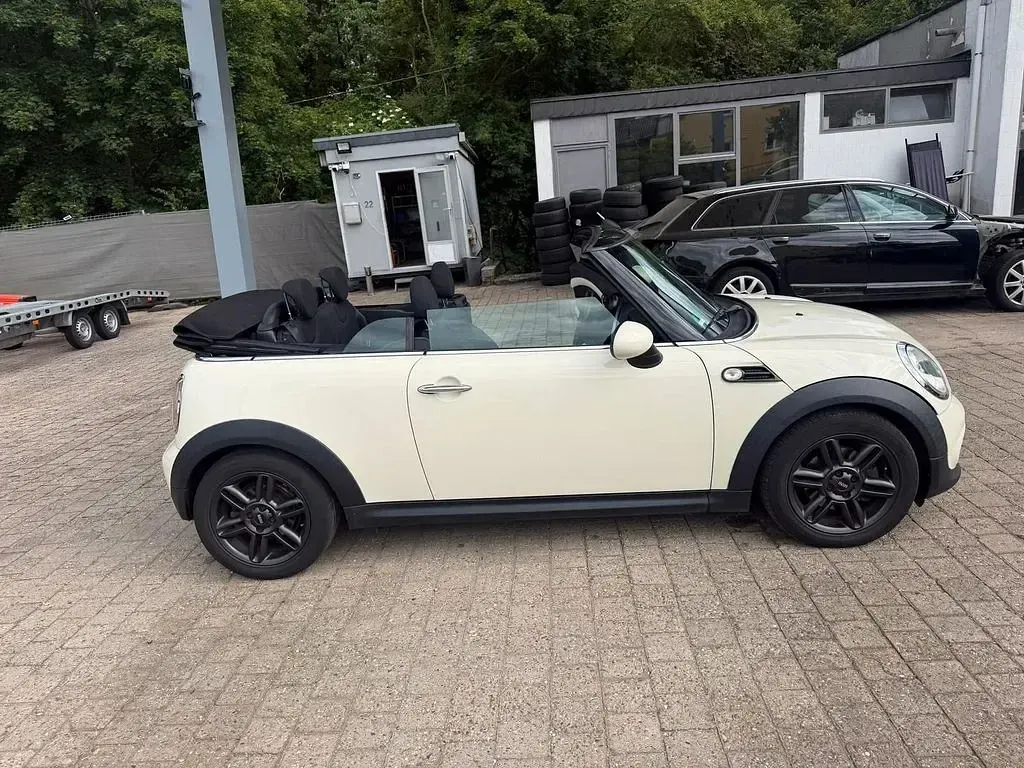 Gebraucht Mini Cooper D Cabriolet 111 PS (81 kW) 2011 Beige Cabrio
