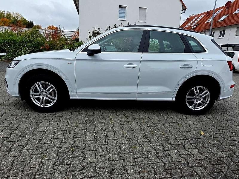 Weiß Gebraucht 2020 Audi Q5 Sport SUV | 27.600 € (Fairer Preis) - Bild 1/4
