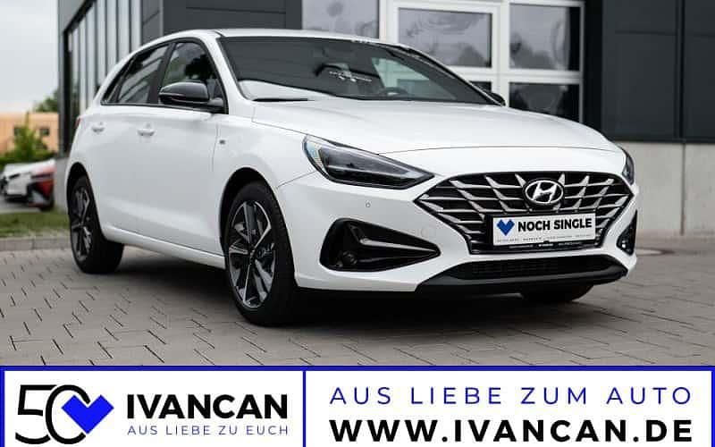 Weiß Gebraucht 2024 Hyundai i30 Advantage Limousine | 21.490 € (Fairer Preis) - Bild 1/4