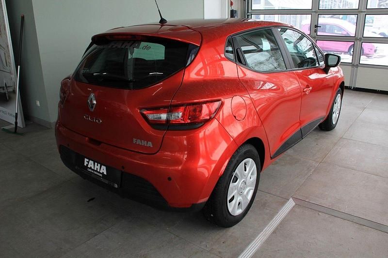 Gebraucht Renault Clio IV Expression 73 PS (53 kW) 2015 Rot Kleinwagen