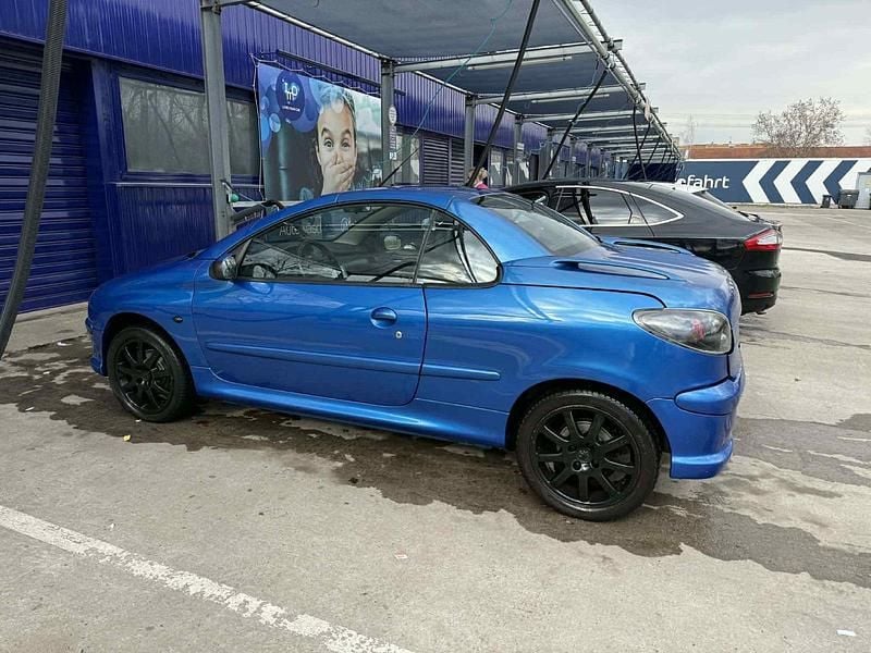 Gebraucht Peugeot 206 CC 140 PS (102 kW) 2004 Blau Cabrio