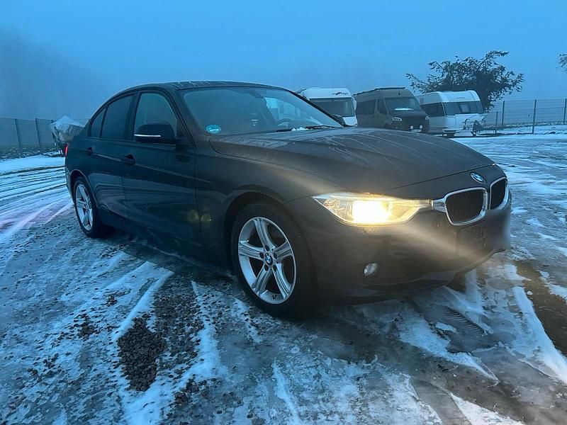 Gebraucht BMW 330 258 PS (189 kW) 2014 Schwarz Limousine