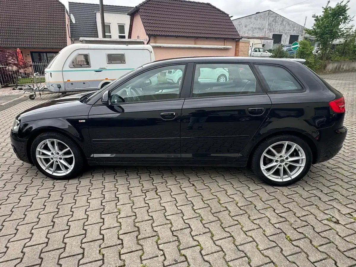 Gebraucht Audi A3 Ambiente 160 PS (117 kW) 2010 Schwarz Kleinwagen