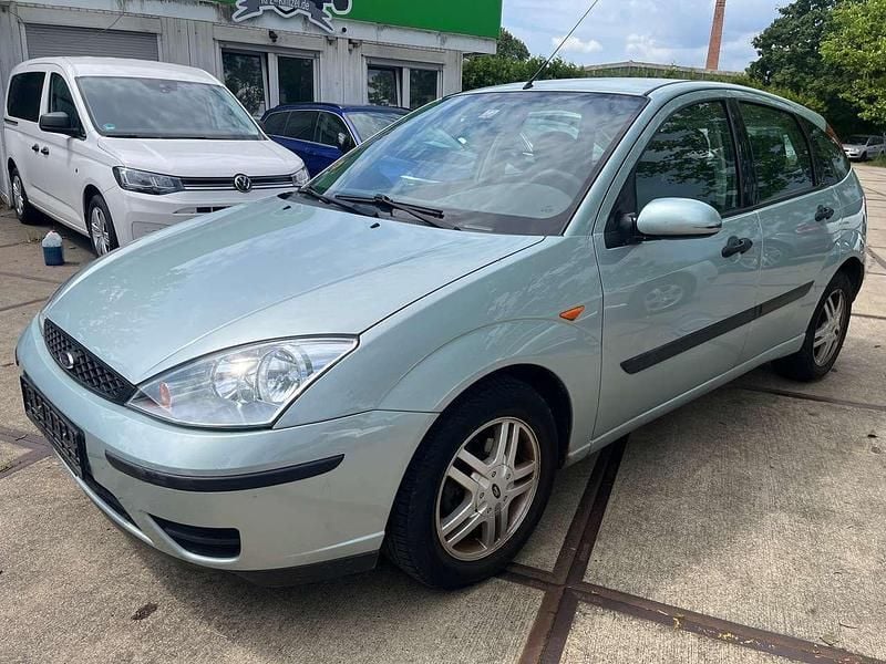 Grün Gebraucht 2003 Ford Focus Limousine | 600 € (Superpreis) - Bild 1/4