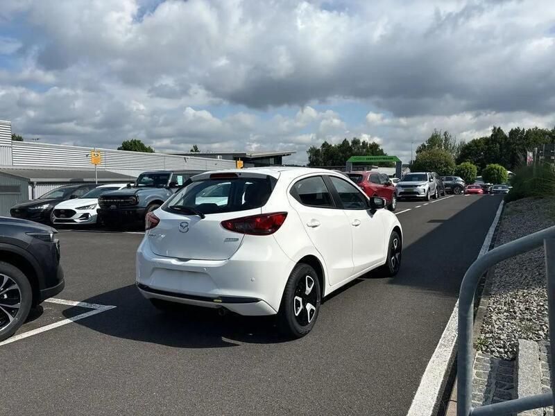 Gebraucht Mazda 2 Center-Line 75 PS (55 kW) 2024 Arctic white Kleinwagen