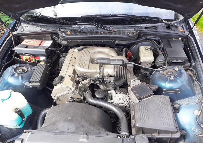 Gebraucht BMW 316 102 PS (75 kW) 1997 Grün Limousine