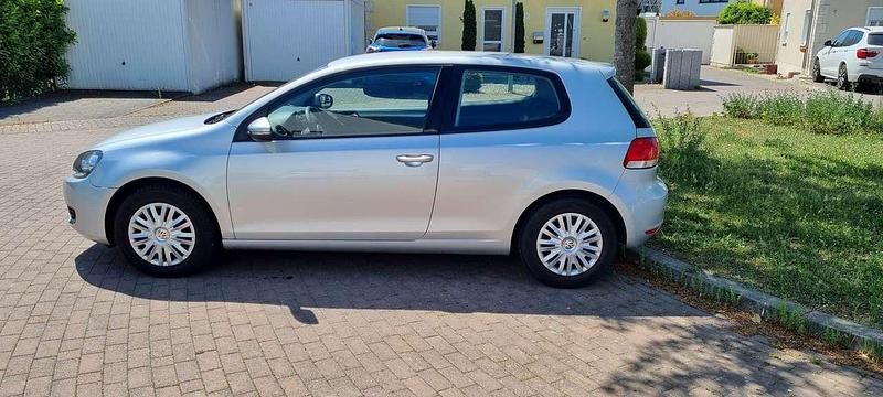 Silber Gebraucht 2009 VW Golf VI Limousine | 6.750 € (Fairer Preis) - Bild 1/4
