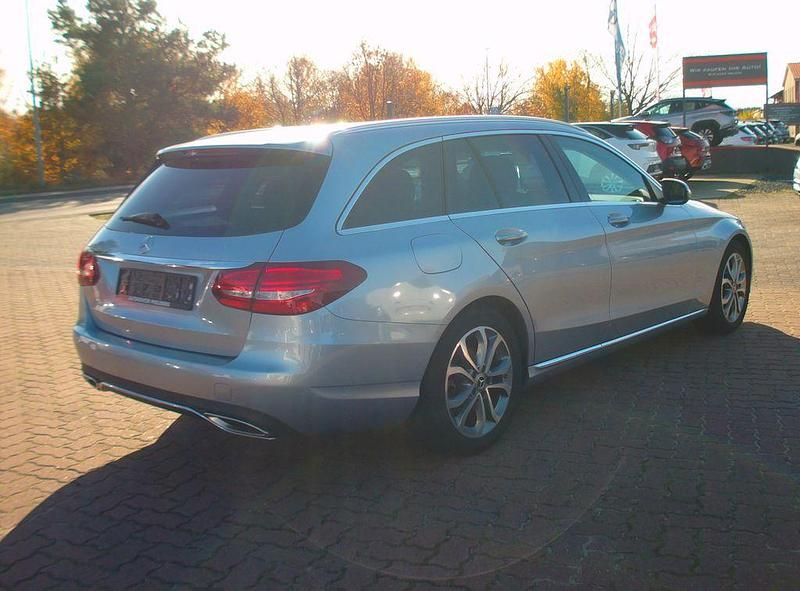 Gebraucht Mercedes C180 Avantgarde 156 PS (114 kW) 2017 Silber Kombi