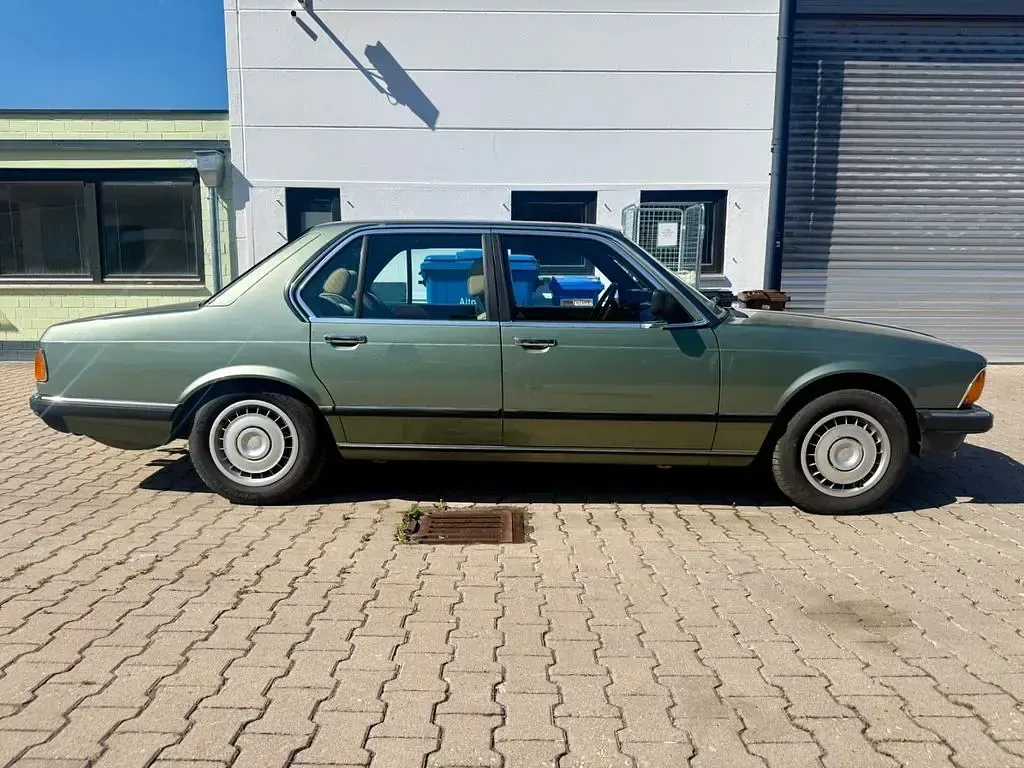 Gebraucht BMW 735 185 PS (136 kW) 1985 Grün Limousine