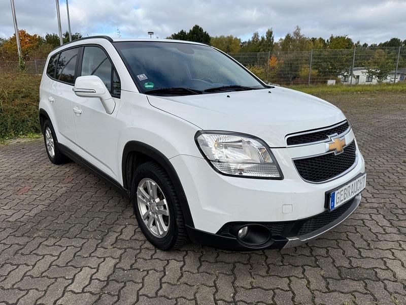 Gebraucht Chevrolet Orlando 141 PS (103 kW) 2013 Weiß Van / Kleinbus