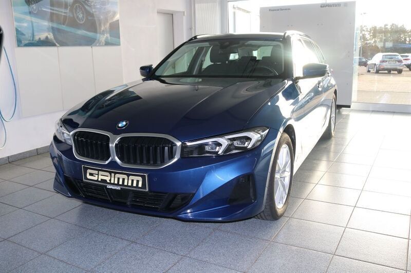 Phytonicblau metallic Gebraucht 2024 BMW 318 Kombi | 32.980 € (Fairer Preis) - Bild 1/4