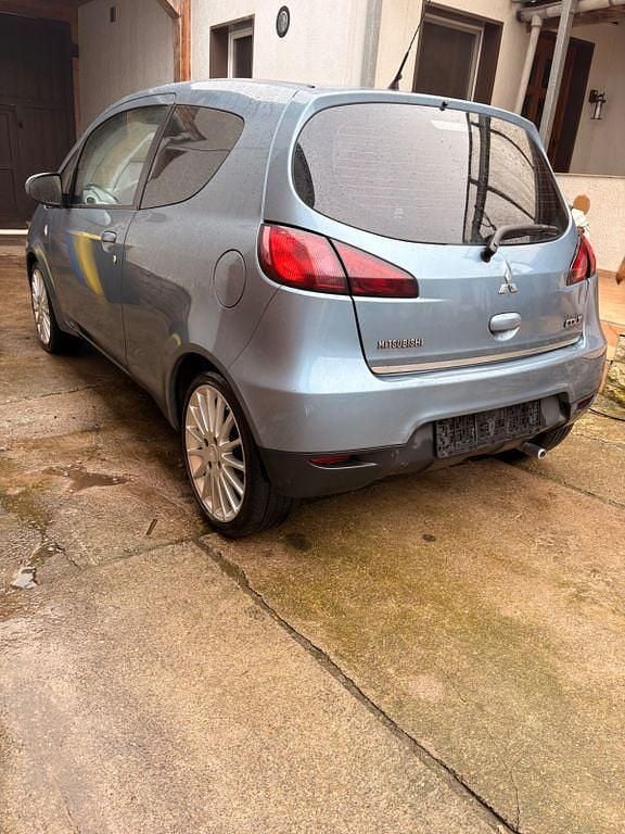 Gebraucht Mitsubishi Colt 95 PS (69 kW) 2009 Blau Kleinwagen