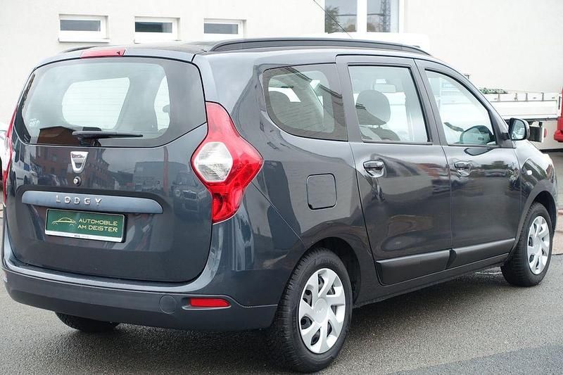Gebraucht Dacia Lodgy Lauréate 102 PS (75 kW) 2016 Grau Van / Kleinbus