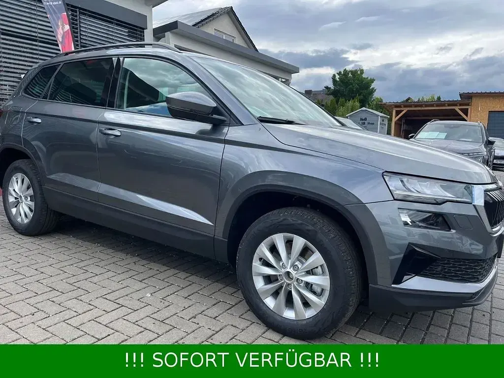 Neu Skoda Karoq Selection 150 PS (110 kW) 2026 Grau SUV