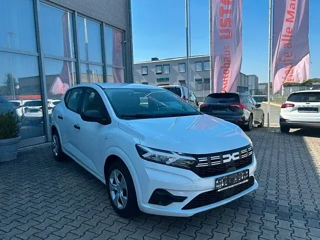 Gebraucht Dacia Sandero Essentiel 91 PS (66 kW) 2023 Weiß Limousine