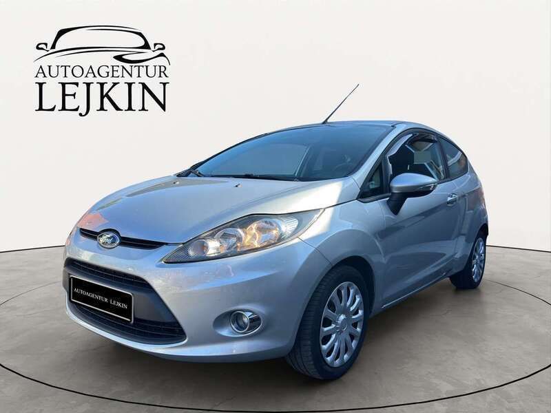 Silber Gebraucht 2011 Ford Fiesta Trend Kleinwagen | 3.490 € (Fairer Preis) - Bild 1/4