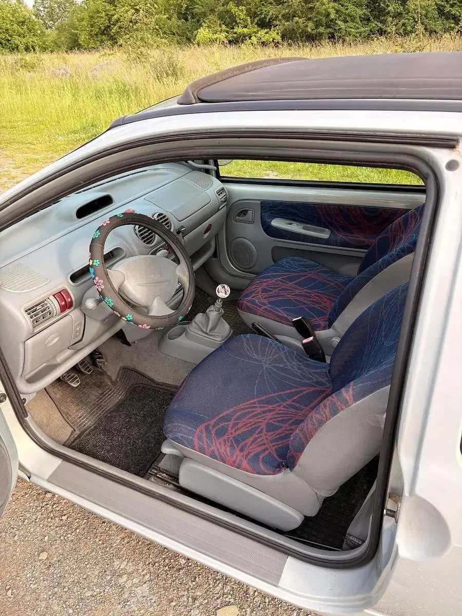 Gebraucht Renault Twingo 58 PS (42 kW) 2003 Silber Kleinwagen