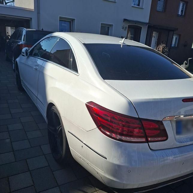 Gebraucht Mercedes E200 184 PS (135 kW) 2014 Weiß Coupé