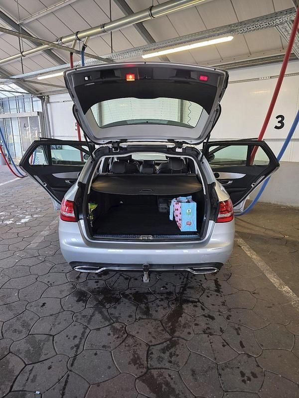 Gebraucht Mercedes C180 Avantgarde 156 PS (114 kW) 2016 Silber Kombi